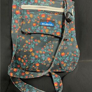 KAVU Floral Crossbody Bag - “Mini Poppy”